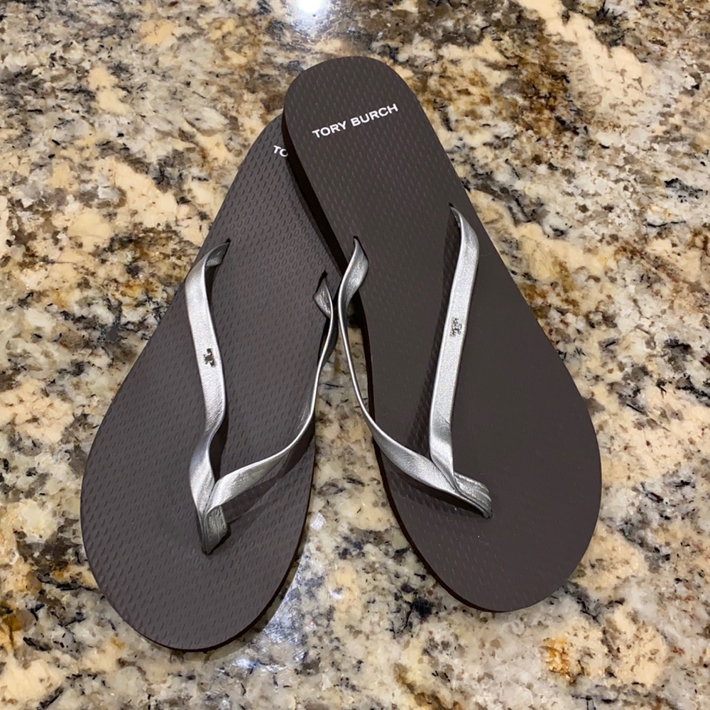 Tory Burch Thin Flip Flop. Size 9. NWOT
